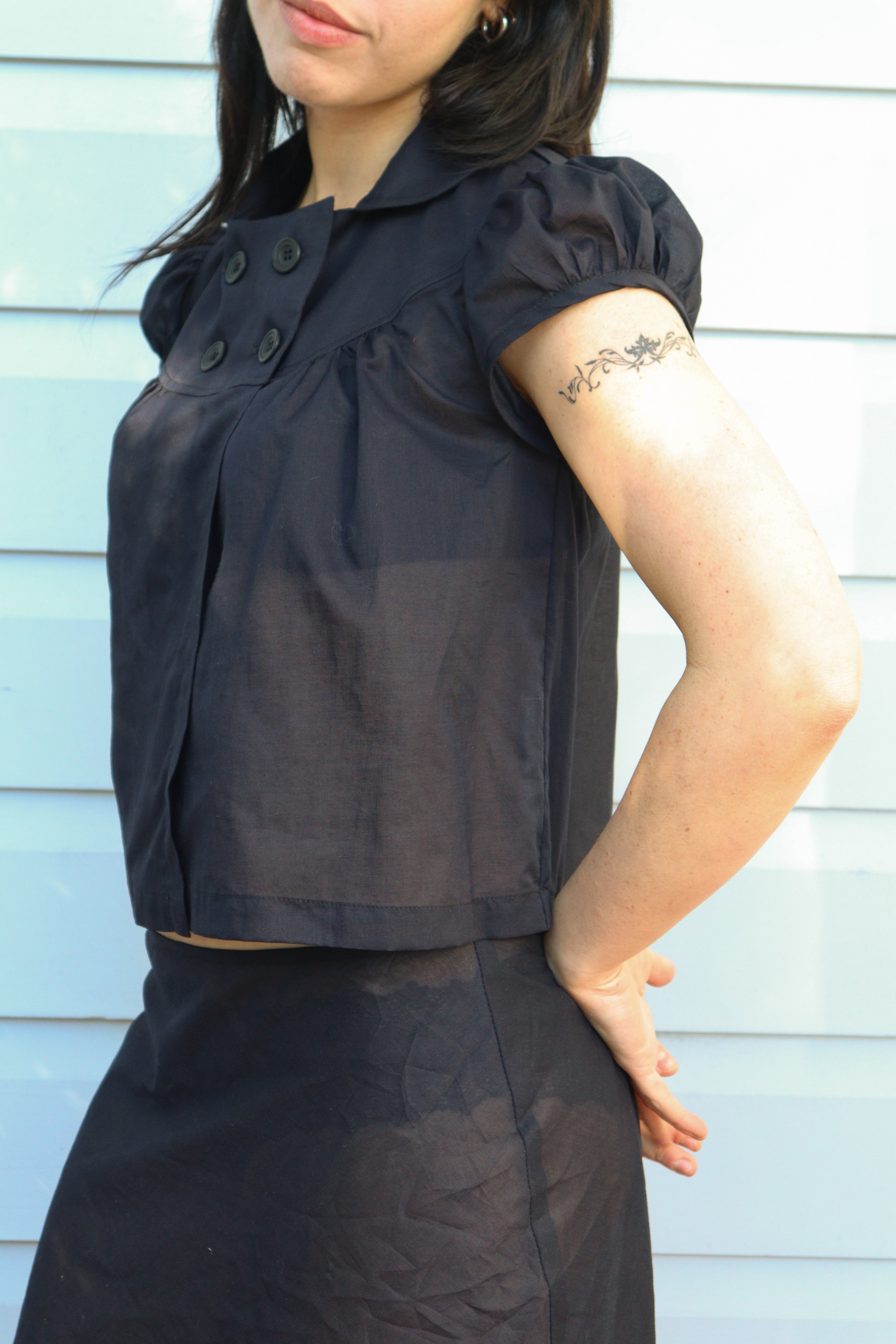 baby button top- black image 3